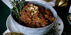 Beitragsbild des Blogbeitrags Kürbis-Maroni Eintopf (vegan oder omni 2 Varianten)