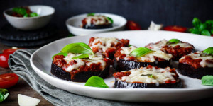 Beitragsbild des Blogbeitrags Auberginenpizza, vegan