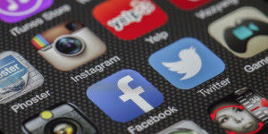 Beitragsbild des Blogbeitrags Social Media: Macht, Meinungsfreiheit und Zensur