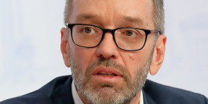 Beitragsbild des Blogbeitrags Die falsche FPÖ-Strategie: Wie Kickl nicht Volkskanzler wird!