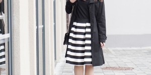 Beitragsbild des Blogbeitrags Trenchcoat & Streifenrock