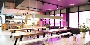 Beitragsbild des Blogbeitrags Übernachten in Amsterdam: The Student Hotel Amsterdam City 