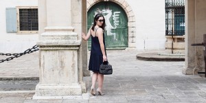 Beitragsbild des Blogbeitrags 7 Ways To Wear: Slip On Dress