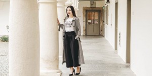 Beitragsbild des Blogbeitrags Klassische Frühjahrslieblinge: Karo Trenchcoat & Culottes – #7wtw 