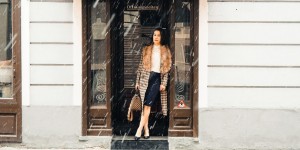 Beitragsbild des Blogbeitrags 7 Ways to Wear Fake Fur – so kombinieren wir den Trend
