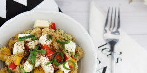 Beitragsbild des Blogbeitrags Office Food: Warmer Quinoa Salat mit Mozzarella