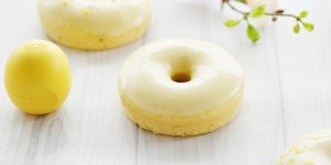 Beitragsbild des Blogbeitrags eos Lemon Drop Lipbalm & Zitronen Kokos Donuts