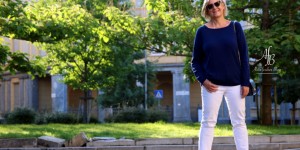 Beitragsbild des Blogbeitrags Outfit-Inspiration Milano: Dunkelblaue Kaschmir-Kombination 