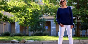 Beitragsbild des Blogbeitrags Outfit-Inspiration Milano: Dunkelblaue Kaschmir-Kombination