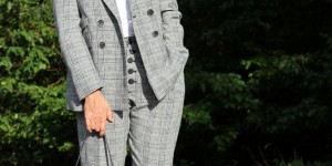 Beitragsbild des Blogbeitrags Outfit: Hosenanzug im Prince-of-Wales-Check 