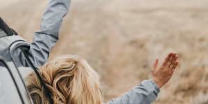 Beitragsbild des Blogbeitrags Alleinreisen: 5 Tipps für erfolgreiche Solo–Urlaube als Frau!