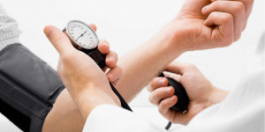 Beitragsbild des Blogbeitrags Warum ihr euren Blutdruck regelmäßig checken solltet! 