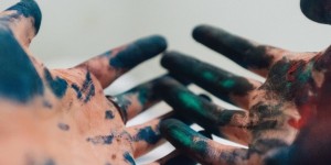 Beitragsbild des Blogbeitrags What does AI have to do with creativity and compassion?