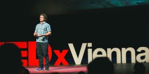 Beitragsbild des Blogbeitrags How a social adventurer turned a paperclip into an exciting journey