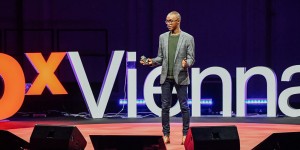 Beitragsbild des Blogbeitrags The story is bigger than me – interview with Abdi Latif Dahir