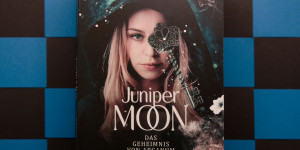 Beitragsbild des Blogbeitrags [Rezension] Magdalena Gammel „Juniper Moon 1: Das Geheimnis von Arcanum“ 
