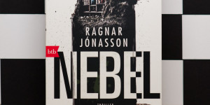 Beitragsbild des Blogbeitrags [Rezension] Ragnar Jonasson „Nebel“ (Hulda Trilogie 3) 