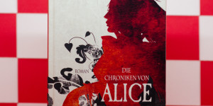 Beitragsbild des Blogbeitrags [Rezension] Christina Henry „Die Chroniken von Alice: Die schwarze Königin“ [Band 2] 