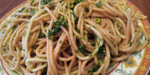 Beitragsbild des Blogbeitrags Spaghetti mit Bärlauchpesto - Pasta with Wild Garlic Pesto