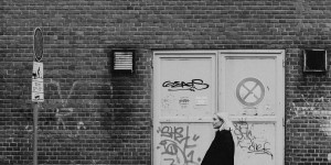 Beitragsbild des Blogbeitrags Self-awareness on a disturbing level or the impressive debut album by boebeck!