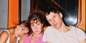 Beitragsbild des Blogbeitrags Von der Ohnmacht des modernen Lebens: “Paralysiert” by Low Life Rich Kids