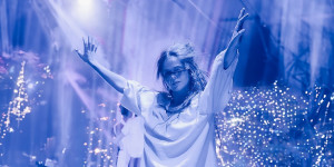 Beitragsbild des Blogbeitrags A Poetic and Philosophical Spectacle of the Cosmic Connection: “Here We Are Sidereal” by Thy Veils