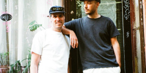 Beitragsbild des Blogbeitrags A Gentle Sound with a Hard Truth: ‘Hey ft. Soft Crystals by Ramnäs