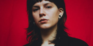 Beitragsbild des Blogbeitrags Q&A Today: Agathe Plaisance (Last Album: “Beautiful Damages”)