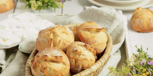 Beitragsbild des Blogbeitrags Dinkelbrötchen mit Über-Nacht-Gare 