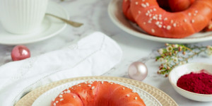Beitragsbild des Blogbeitrags Frühstückskipferl mit Bio rote-Rüben-Pulver