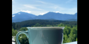 Beitragsbild des Blogbeitrags Morgendliche Yogi Gewohnheiten - Bilde Deine gesamtheitliche Morgenroutine.