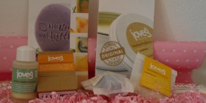 Beitragsbild des Blogbeitrags joveg- rein natürliche Tierpflegeprodukte