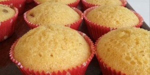 Beitragsbild des Blogbeitrags Rhabarber-Vanille-Muffins