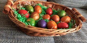 Beitragsbild des Blogbeitrags Eier färben leicht gemacht 