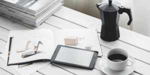 Beitragsbild des Blogbeitrags Tablet vs. großes Smartphone: Einsatzmöglichkeiten, wo das Tablet immer noch die Nase vorne hat 