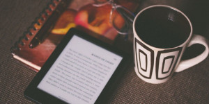 Beitragsbild des Blogbeitrags Lesevergnügen: E-Book-Reader oder Tablet? 