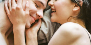 Beitragsbild des Blogbeitrags Kein Orgasmus mit Partner*in – 7 Gründe und Lösungen für Frauen 