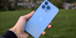 Beitragsbild des Blogbeitrags Apple iPhone 13: Display in einigen Fällen mit Pink-Stich