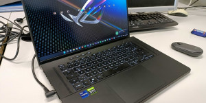Beitragsbild des Blogbeitrags Asus ROG Zephyrus M16 (2021) im Test: Ein klassischer Gaming-Laptop