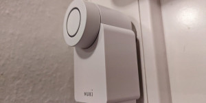 Beitragsbild des Blogbeitrags Nuki Smart Lock 3 im Test: Das perfekte Türschloss? 