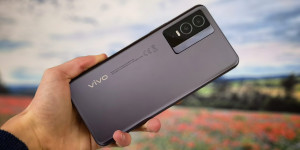 Beitragsbild des Blogbeitrags Vivo Y76 5G im Test: Zwei Pro- und drei große Contra-Punkte