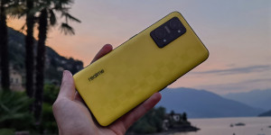 Beitragsbild des Blogbeitrags Realme GT Neo 3T im Test: Gutes Smartphone ohne Weiterempfehlung 