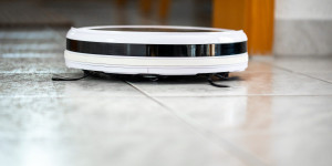 Beitragsbild des Blogbeitrags Top 3 Staubsaugerroboter in 2022 für jede Preisklasse im Vergleich