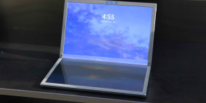 Beitragsbild des Blogbeitrags Asus ZenBook 17 Fold OLED im Hands-on auf der IFA 2022