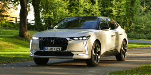 Beitragsbild des Blogbeitrags DS 4 E-Tense im Test: Französisches Luxus Crossover 