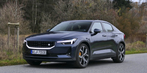 Beitragsbild des Blogbeitrags Polestar 2 im Test: Performance-Crossover mit viel Power 