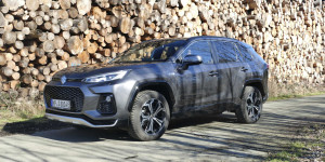 Beitragsbild des Blogbeitrags Suzuki Across im Test: Wie macht sich Suzukis erster Plug-In-Hybrid?