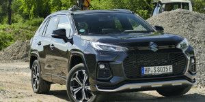 Beitragsbild des Blogbeitrags Suzuki Across Facelift im Test: Kleine, aber wichtige Änderungen