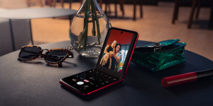 Beitragsbild des Blogbeitrags Motorola RAZR 40 kaufen: Sechs Gründe für das Flip-Smartphone