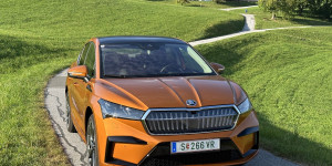 Beitragsbild des Blogbeitrags Škoda Enyaq Coupé IV 80x im Test: Das gemütliche E-Auto 